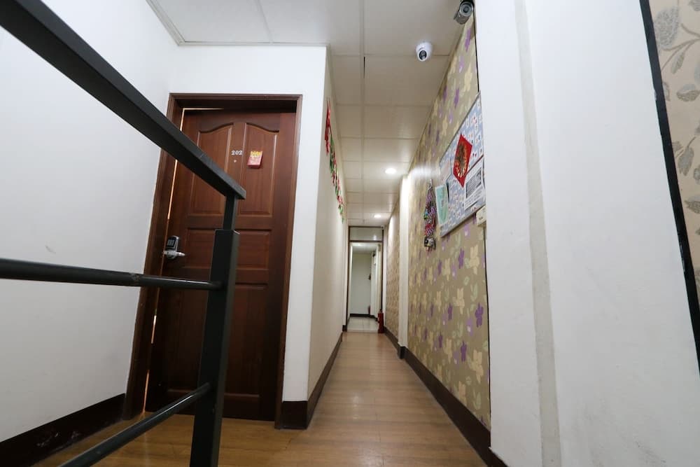 Fengjia Backers Hostel