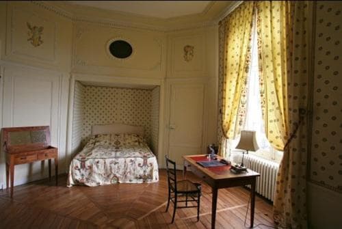 Chateau De Beaujeu