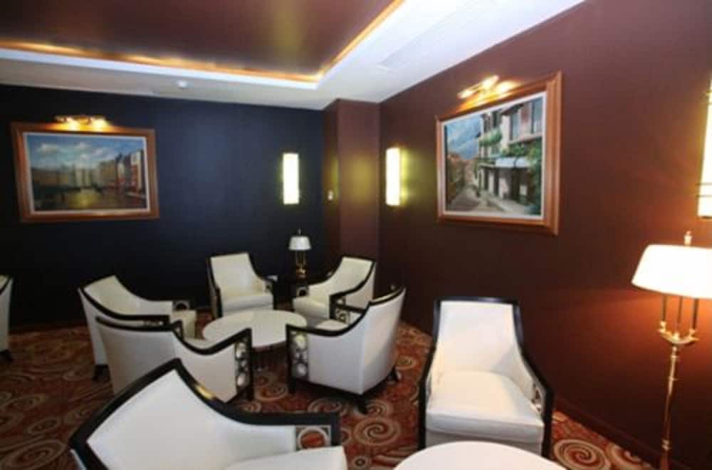 Oasis Hotel