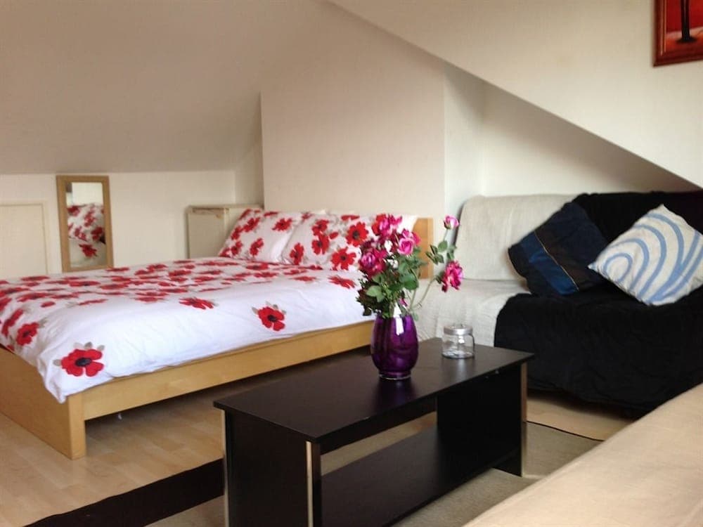 Leslie Road Accommodation