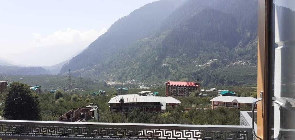 Hotel Himalayan Oak