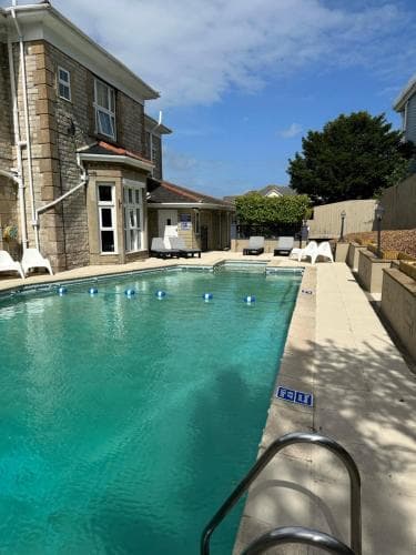 Queensmead Hotel