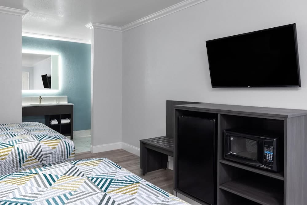 Red Lion Inn & Suites Lemoore