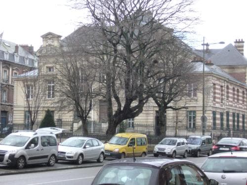 Egg Hotel Dieppe