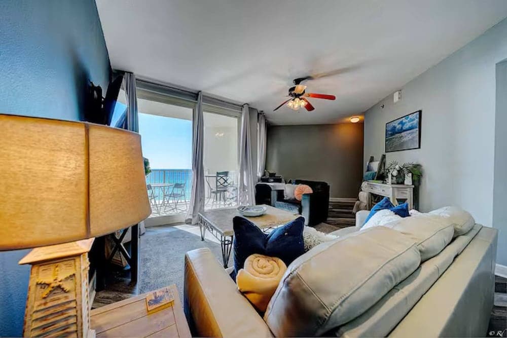 Beach Nest Escape - 5 Pools, Hot Tub, Gym, Wi-Fi