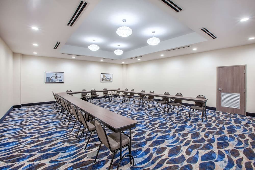 La Quinta by Wyndham Dallas Duncanville