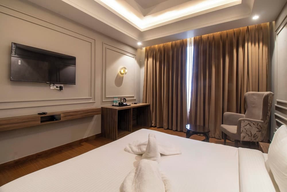 THE MADELINNE HOTEL