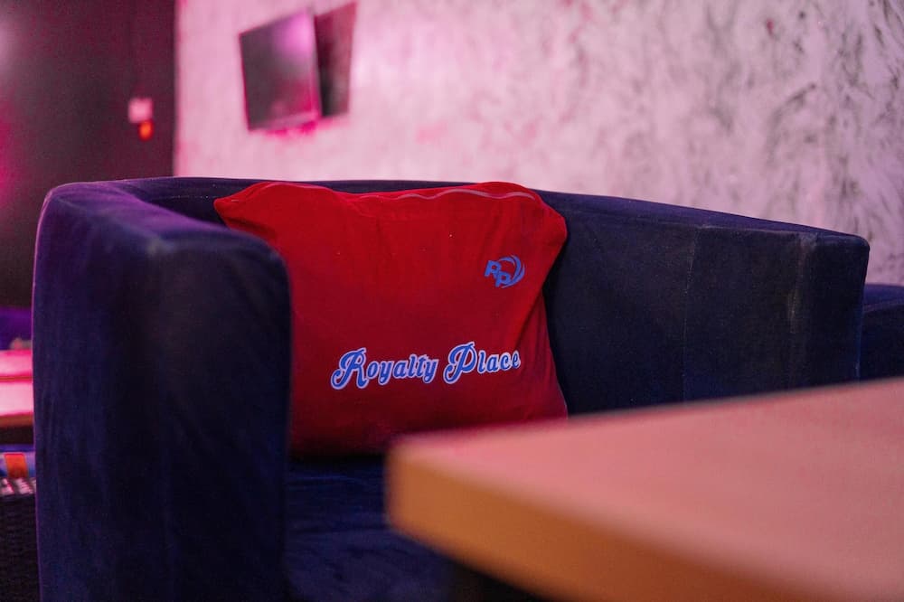 Royalty Place