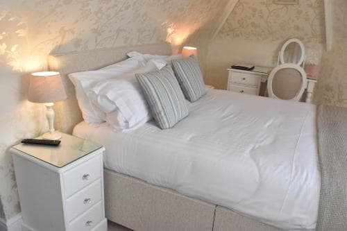 The Castleton Hotel