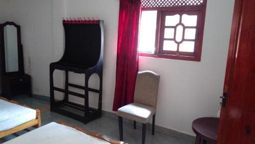 Sharaz Guest Inn