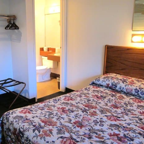 Cozy Cove Beachfront Resort Inn