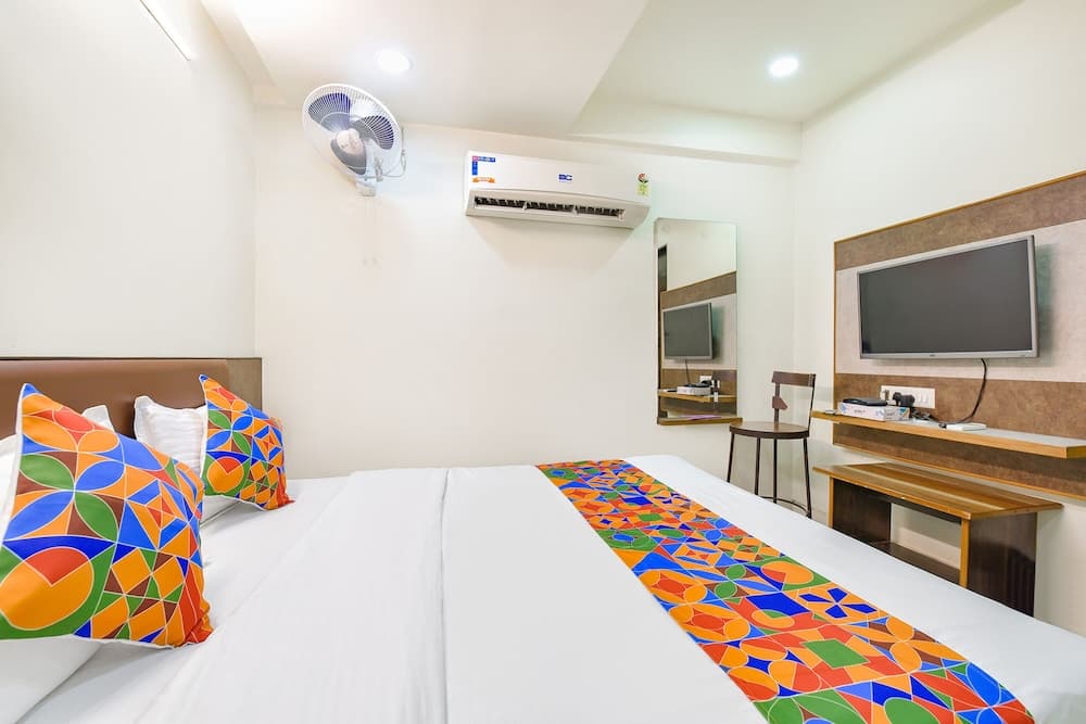 Fabhotel Crystal