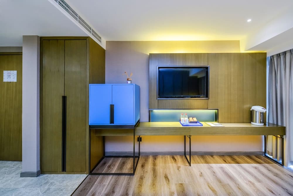 9H Hotel