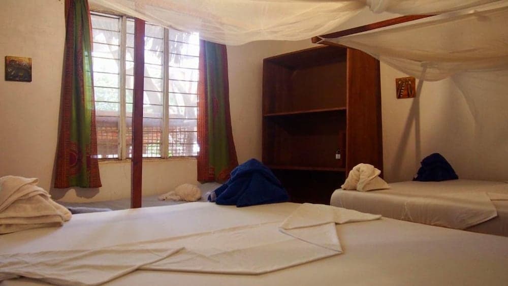 Caveman Eco Lodge
