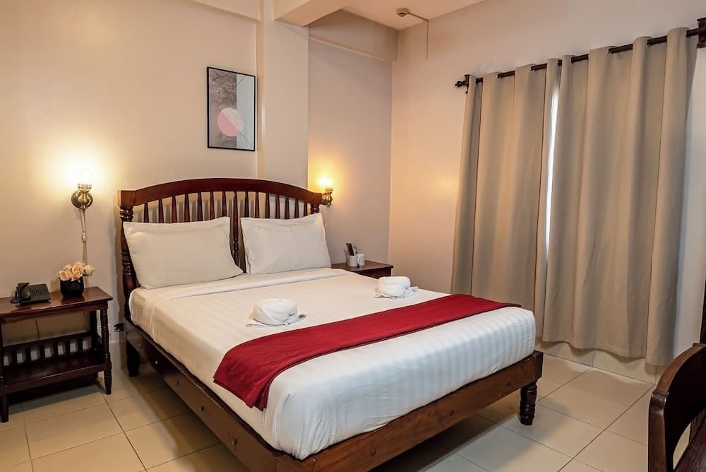 Kiwi Hotel