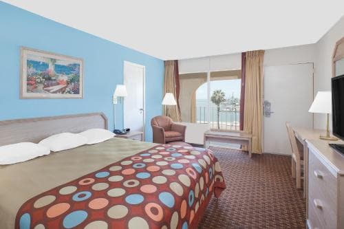 Harbor Inn Bayfront