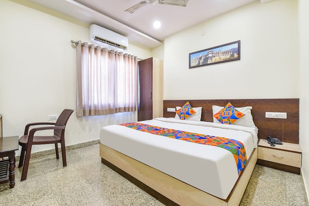 Fabhotel Vardan Villa