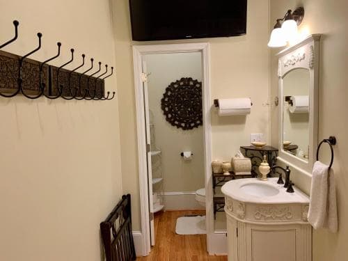 Bama Bed & Breakfast Campus