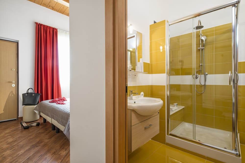 Simon Hotel