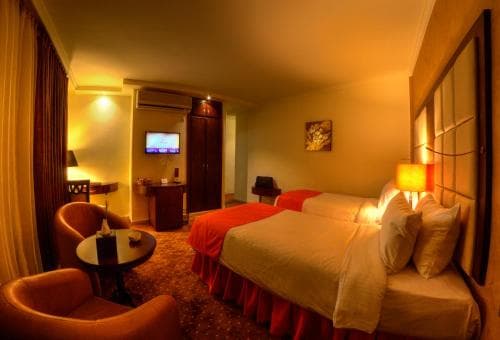 Meneur Hotel