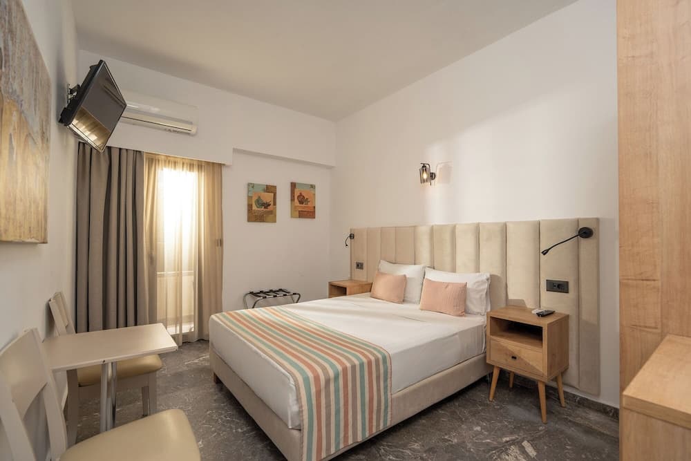 Erato Hotel