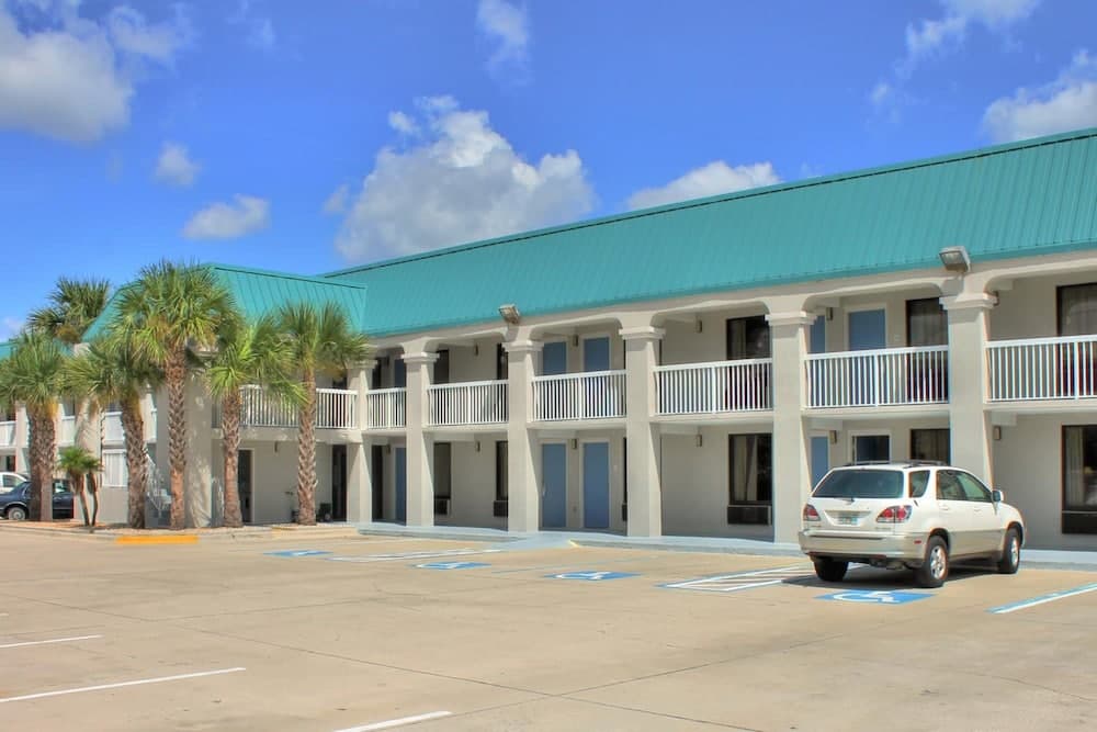 Regency Inn & Suites