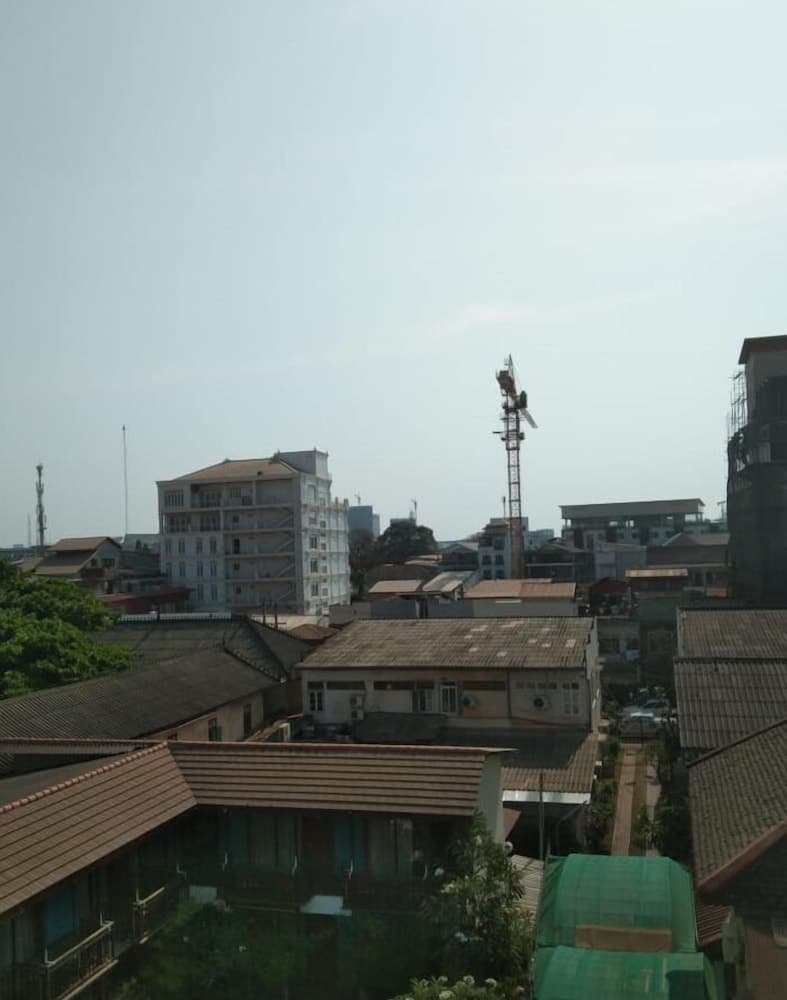 Sinnakhone Hotel