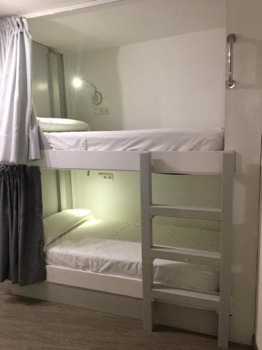 Hostel Txalupa