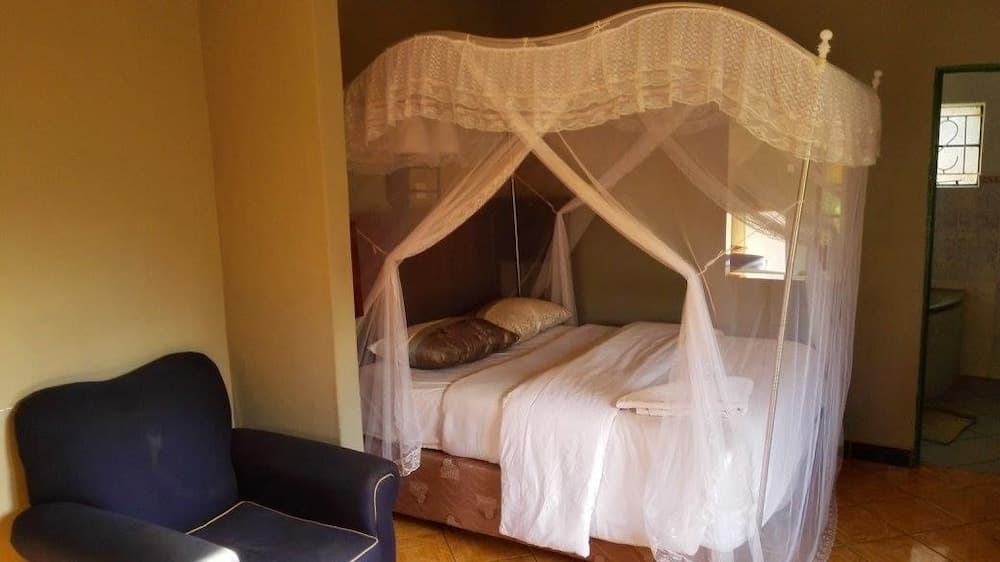 Decha Guest Lodge