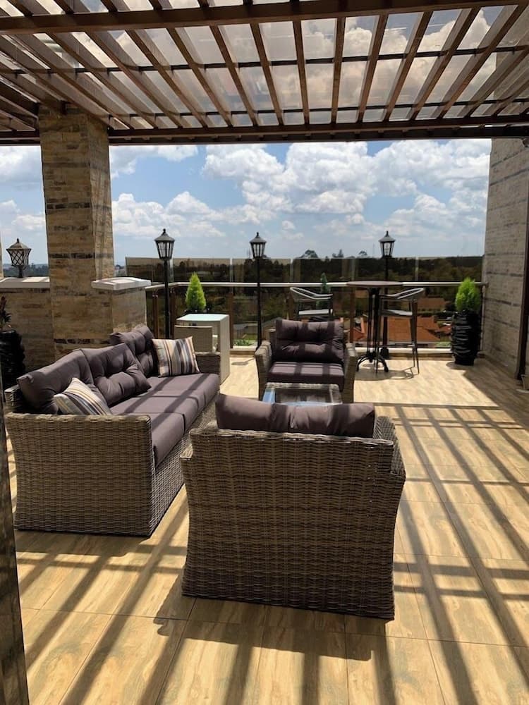 TJ's Boutique Hotel