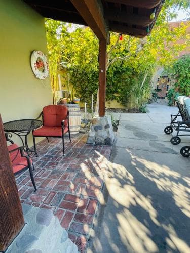 Los Arboles Hotel