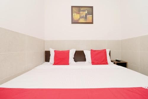 Oyo 24903 Grand Trunk Inn