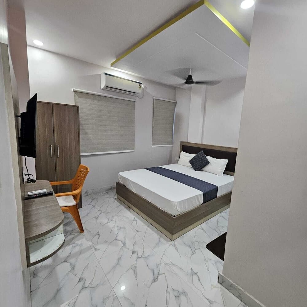 Hotel M K Grand