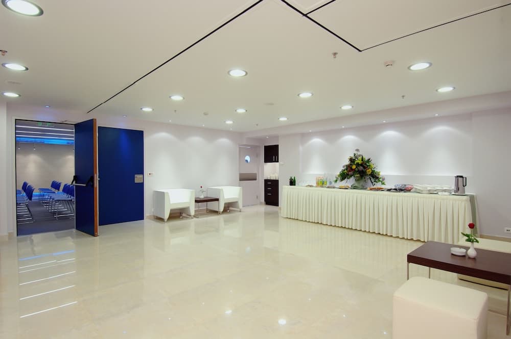 Atrion Hotel
