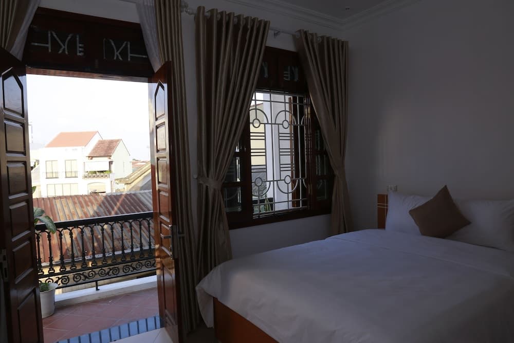 Moon & Sun Hostel
