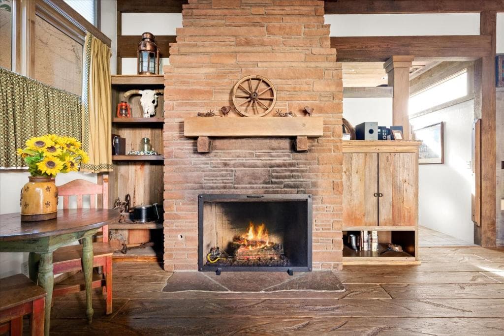 Adobe Village Inn