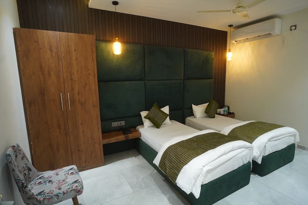 Hotel Lunar Stays