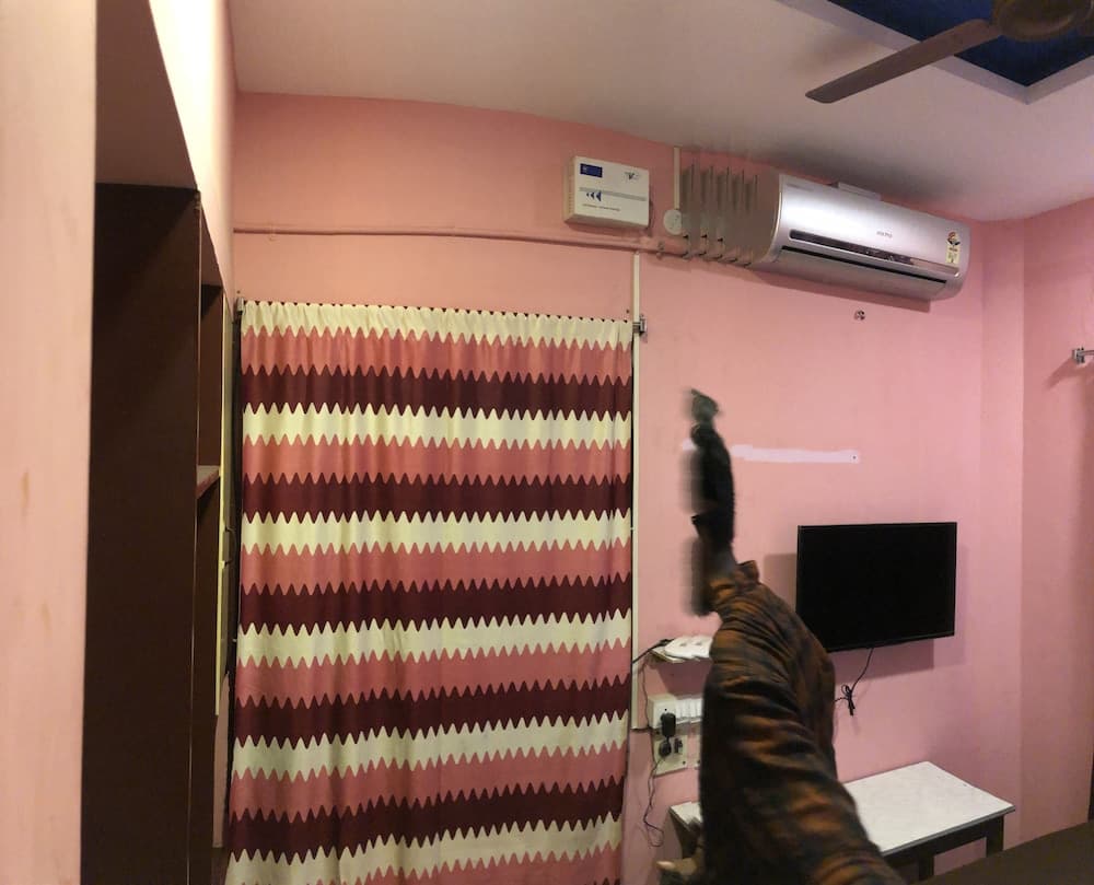 Hotel Varsha