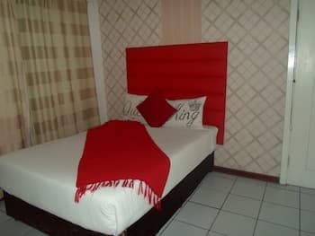 Serena Hotel