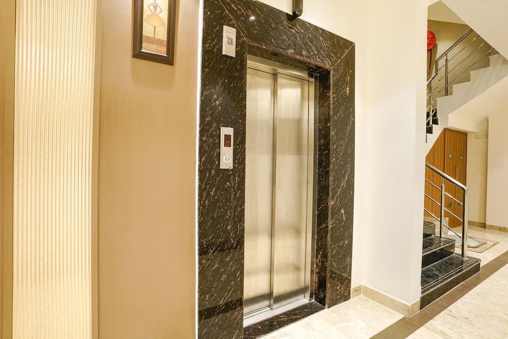 Fabhotel Status Residency