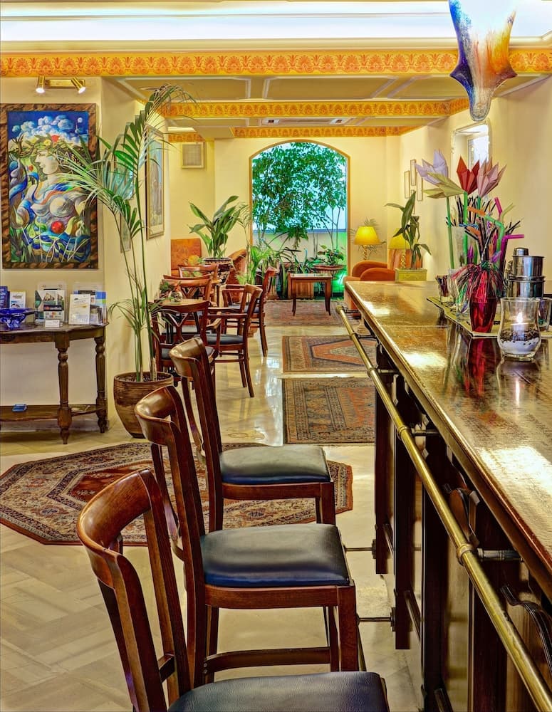 Nicola Hotel