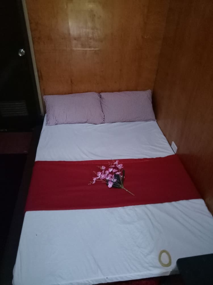 AV7 Guest House