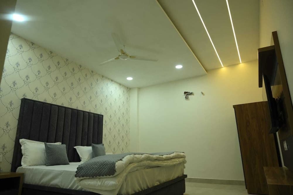 Hotel Modern Plaza