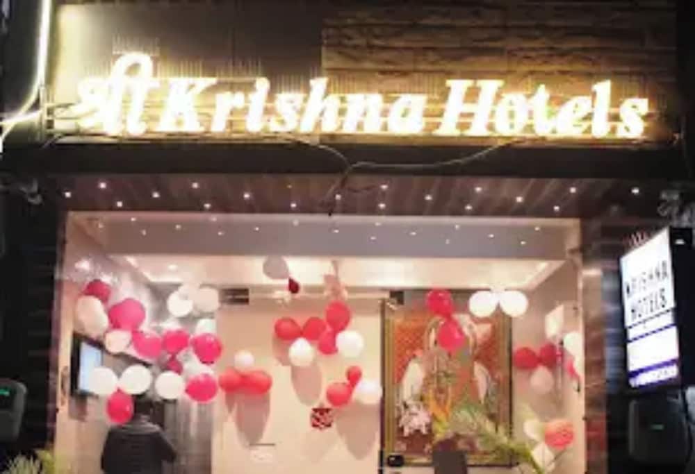 Goroomgo Shree Krishna Hotels Amritsar