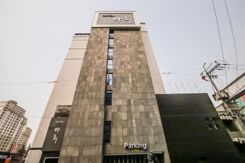 Hotel Maru