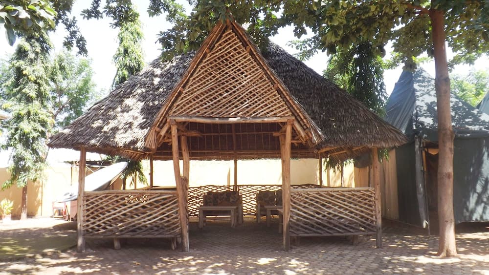 Oneira Hotel