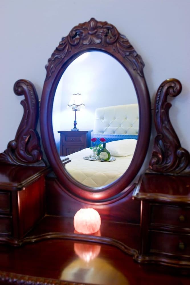 Kyveli Suites