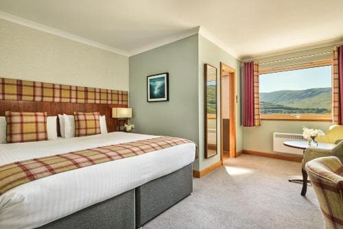 Clan Macduff Hotel