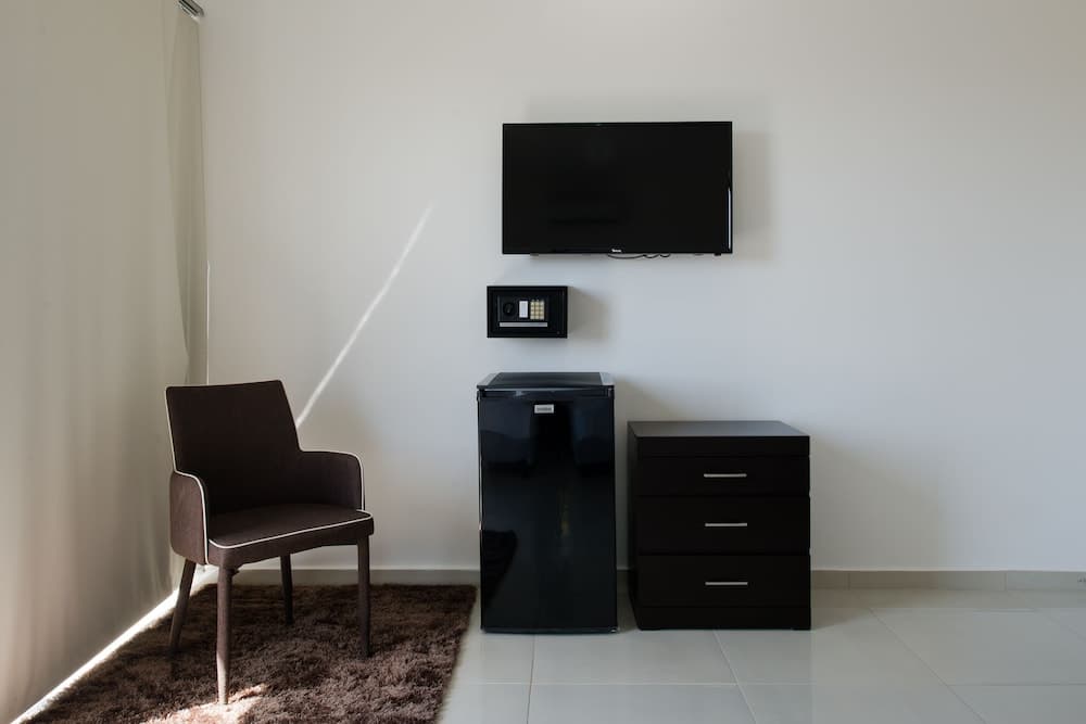 Las Perlas Condo