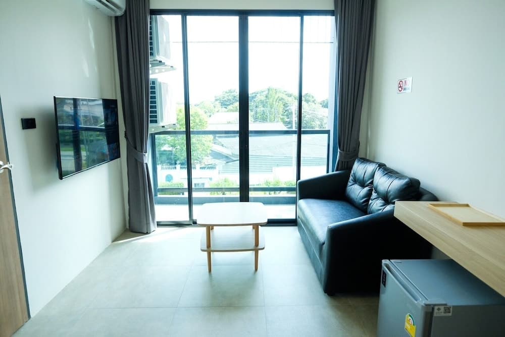 Double J Hotel